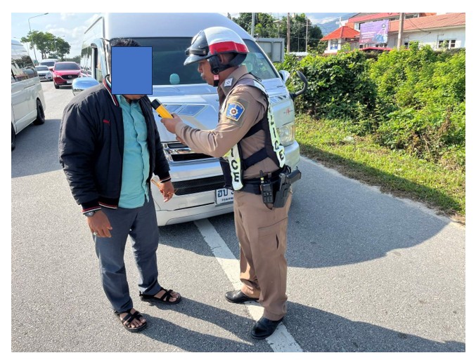 งานจราจร  ว.4 ตั้งจุดกวดขันวินัยจราจร หน้า สภ.ปะลุกาสาเมาะ วันที่ 4 มกราคม 2568